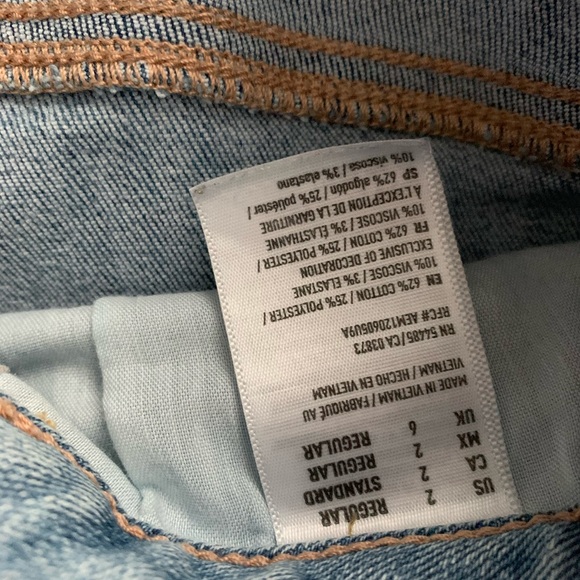 american eagle light wash low rise denim jeans - Picture 3 of 5